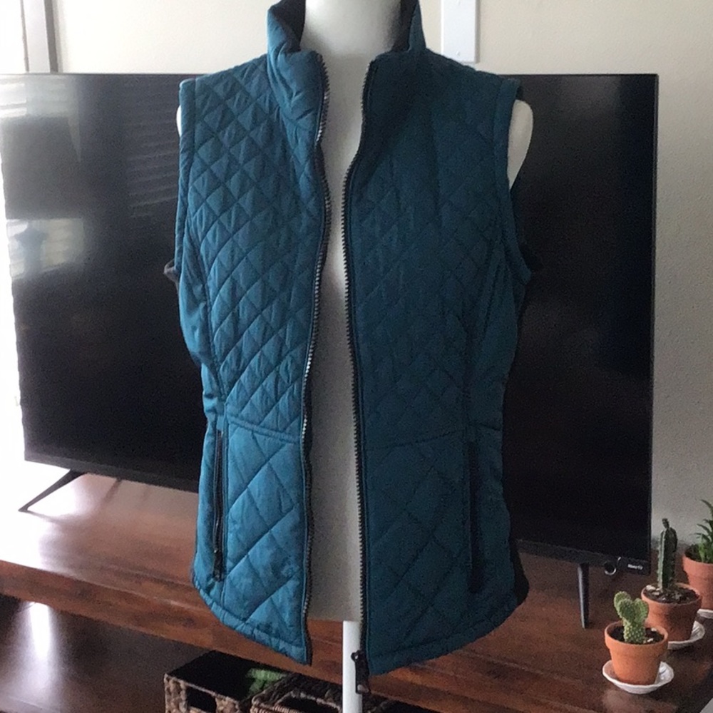 Andrew Mark teal blue Medium Vest.